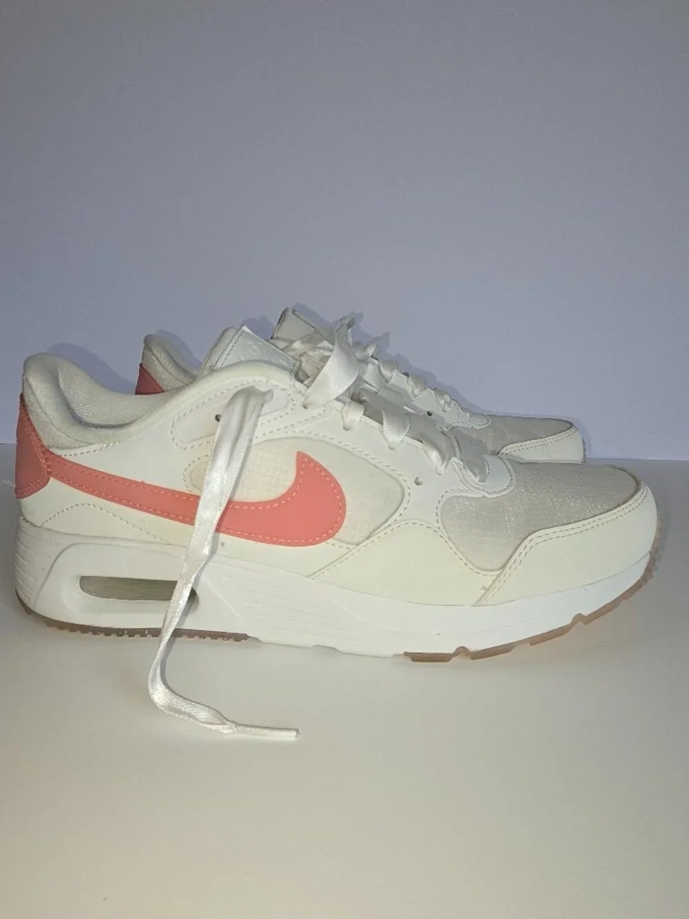 Nike sz9 Air Max White and Pink shoes